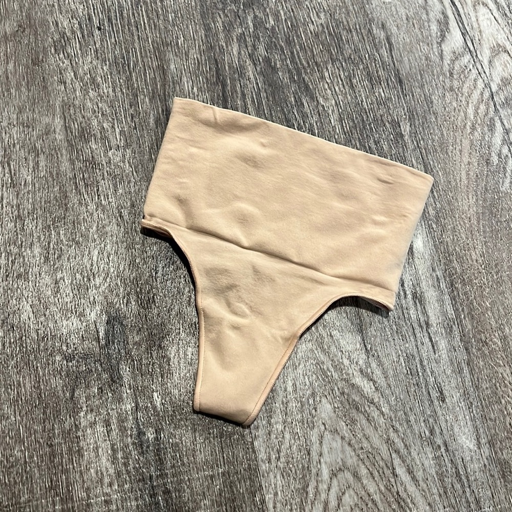 Skims core control thong